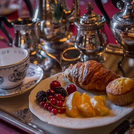 Domaine De Chalaniat Bed & Breakfast